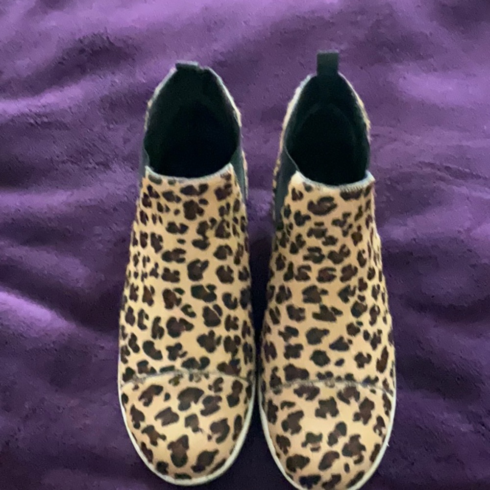 Women Leopard Hi-Top Sneakers